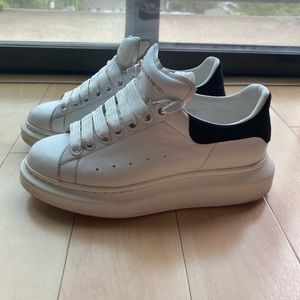 Alexander McQueen Oversized sneaker